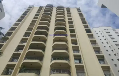 Apartamento158m², 04 dormitórios (sendo 02 suítes), 04 banheiros e 02 vagas na garagem.   condomínio com portaria 24hrs, salão de festa, piscina,