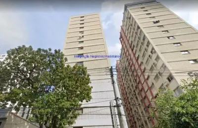 Conjunto comercial 107m², 02 banheiros.   condomínio com recepção e segurança 24hrs.  excelente localização á 10 minutos andando para a estação