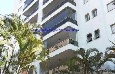 Apartamento 220m², 04 dormitórios (sendo 03 suítes), 05 banheiros e 04 vagas na garagem.  condomínio com portaria, segurança 24hrs, piscina.