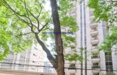 Apartamento 500m², 04 dormitórios (sendo suítes, 01 máster), 06 banheiros e 05 vagas na garagem. possui 02 quartos de serviço.