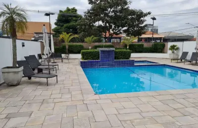 Apartamento 220m², 04 dormitórios (sendo 03 suítes), 05 banheiros e 04 vagas na garagem.  condomínio com portaria, segurança 24hrs, piscina adulto
