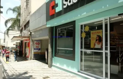 Conjunto comercial 43m², 02 salas , 01 banheiro e 01 vaga na garagem.   condomínio com recepção.  excelente localização