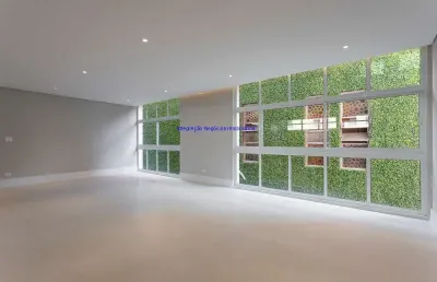Apartamento 169m², 03 dormitórios (sendo 01 suíte), 02 banheiros e 01 vaga na garagem.  condomínio com portaria e segurança 24hrs.