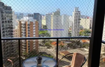 Apartamento 276m², 04 dormitórios (sendo suítes), 05 banheiros e 03 vagas na garagem.  condomínio com portaria, segurança 24hrs, piscina,