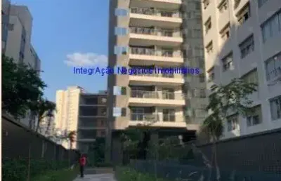 Conjunto comercial 60m², 01 banheiro e 01 vaga na garagem.  condomínio com recepção e segurança 24hrs.  excelente localização.