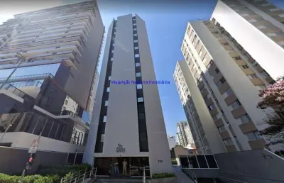 Conjunto comercial 170m², 02 banheiros e 04 vagas na garagem  condomínio com recepção e segurança 24hrs.  excelente localização