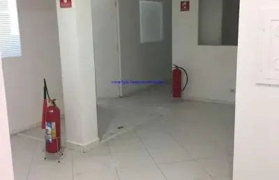 Conjunto comercial 120 m², 04 salas e 02 banheiros.  condomínio com recepção e segurança 24hrs.  excelente localização