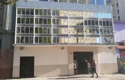Prédio comercial 1.080m² e 1.240m² total, com 04 pavimentos (01mezanino), 08 banheiros.   excelente localização á 8 minutos andando para a estação