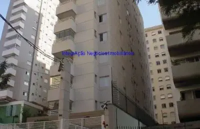 Condomínio com portaria, segurança 24hrs, piscina adulto e infantil, playground e academia.   excelente localização á 8 minutos andando para a estação