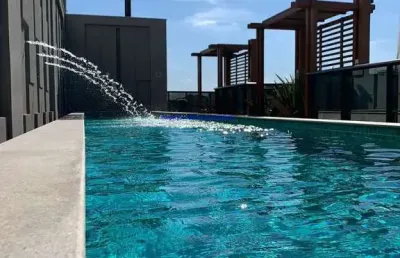 Apartamento 71.49m², 02 dormitórios, 01 banheiro e 01 vaga na garagem.  condomínio com portaria 24hrs, piscina, salão de festa, churrasqueira, lavande