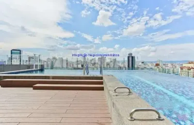 Condomínio com portaria, segurança 24hrs, piscina, academia, salão de festa, sauna, salão de jogos, playground, churrasqueira e jardim.
