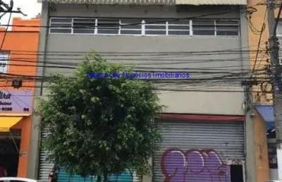 Prédio comercial 1.057 m², térreo: 01 salão amplo com vão livre, 03 banheiros, 01 lavanderia e 01 depósito; primeiro pavimento, 01 salão grande com vã