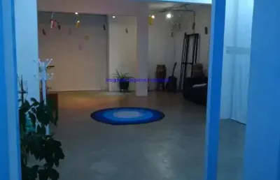 Sobrado 240m², 05 salas, 04 banheiros e 02 vagas na garagem.  excelente localização entre as ruas paritins, lavradio e marta.  todas as informações aq