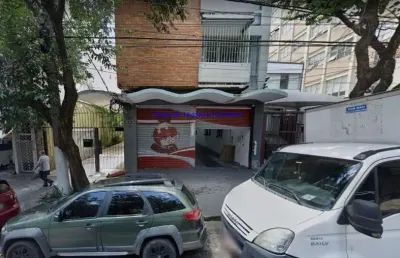 Loja 360m² são 120m² na frente e 240m² interligada por um corredor com 02 banheiros.  excelente localização entre as alamedas ribeiro da silva,