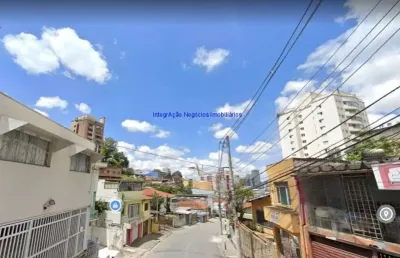 Sobrado comercial 500m², 04 banheiros e 06 vagas na garagem.  excelente localização entre as ruas mattia filizzola, barão de castro lima e conde.