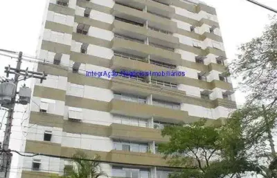 Apartamento 200m², 03 dormitórios ( sendo 01 suíte), 02 banheiros e 02 vagas na garagem.  condomínio com portaria, segurança 24hrs, piscina, salão de