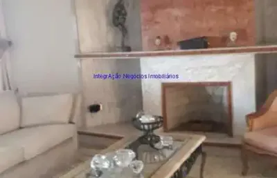 Apartamento 170m², 04 dormitórios (sendo 01 suíte), 03 banheiros e 03 vagas na garagem.  condomínio com portaria 24hrs, piscina, sauna, salão de festa