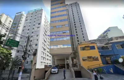 Conjunto comercial 64m², 01 banheiro e 02 vagas na garagem.  condomínio com recepção e segurança 24hrs.  excelente localização á 7 minutos andando
