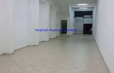 Sobreloja 320m² e 02 banheiros.   excelente localização á 6 minutos andando para a estação do metrô faria lima; entre as ruas dos pinheiros