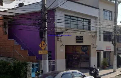 Sobrado 411,21m² construção , 02 banheiros, piso superior 89m², 01 banheiro, total 193m³, piso térreo 104m², 02 banheiros. primeiro e segundo andar