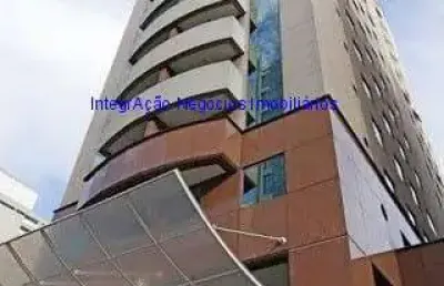 Condomínio com portaria, segurança 24hrs, piscina e academia.  excelente localização á 6 minutos andando para a estação do metrô paulista;