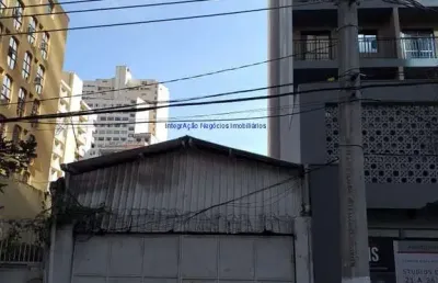 Galpão 342m² 01 salão de vão livre, mas com espaço para modificações, 01 banheiro.  excelente localização entre as ruas conde do pinhal, da glória