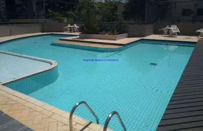 Condomínio com churrasqueira, jardim, piscina, piscina infantil, sala de ginástica, salão de festa, salão de jogos e sauna.  excelente localização