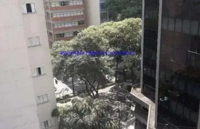 Apartamento studio 32m², 01 dormitório e 01 banheiro.  condomínio com portaria 24hrs.  excelente localização á 9 minutos andando para a estação
