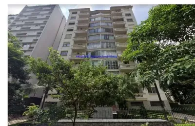 Apartamento 218m², 03 dormitórios, 03 banheiros e 01 vaga na garagem.  condomínio com portaria e segurança.  excelente localização