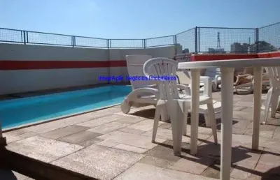 Condomínio com piscina e churrasqueira, portaria e segurança 24hs.  ótima localização, próximo ao hospital sírio libanês. entre as ruas peixoto gomide