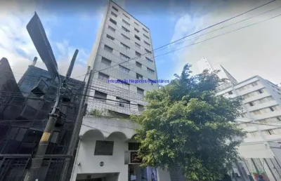 Condomínio com portaria e segurança.  excelente localização entre as ruas barata ribeiro, herculano de freitas e frei caneca. próximo ao hospital