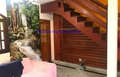 Sobrado 112m², 03 dormitórios, sala, cozinha, escritório , 02 banheiros.  piso em granito em toda área social; cozinha tipo americana, com pia