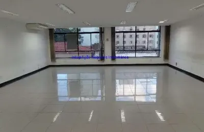 Sala comercial 180m²,  03 banheiros. excelente localização,  a três quadras da estação de metrô república - linha vermelha/amarela.