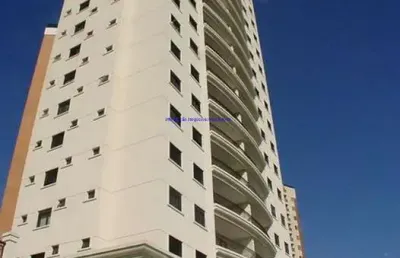Condomínio com segurança, portaria, churrasqueira, playground, piscina, quadra, academia, salão de festas e salão de jogos.  excelente localização