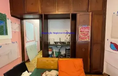 Conjunto comercial 24m², 01 copa e 01 banheiro.  condomínio com recepção e segurança.  excelente localização.
