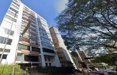 Apartamento 220m², 03 dormitórios , 02 banheiros e 01 vaga na garagem.  condomínio com portaria e segurança.  excelente localização