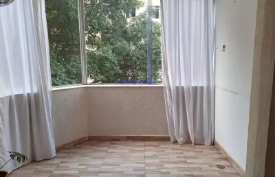 Apartamento 66m², 01 dormitório, 02 banheiros e 01 área de serviço com tanque.   excelente localização, à 9 minutos caminhando da estação do metrô