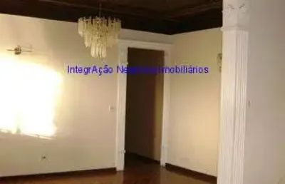 Casa 525.05m², 05 dormitórios, 05 banheiros e 04 vagas na garagem.   excelente localização á 8 minutos andando para a estação do metrô