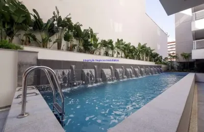 Condomínio com área de lazer completa com sauna, salão gourmet, piscina com raia, academia, sala de jogos e brinquedoteca.