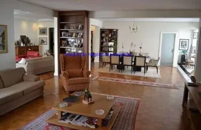 Apartamento 350m², 02 dormitórios (sendo 01 suíte), 04 banheiros e 01 vaga na garagem.  condomínio com segurança, portaria, sala de ginástica, quadra