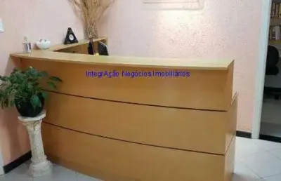 Conjunto comercial 92m², 02 banheiros, 02 vagas na garagem. excelente localização, ao lado da santa casa. estamos à disposição para melhor atendê-lo,