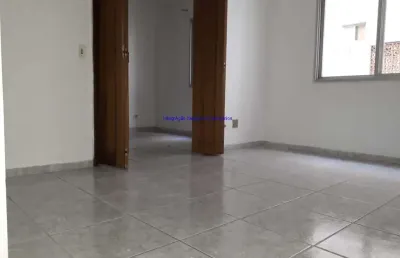 Condomínio com piscina; portaria e segurança 24hs.  excelente localização, à 8 minutos caminhando para a estação do metrô higienópolis-mackenzie;