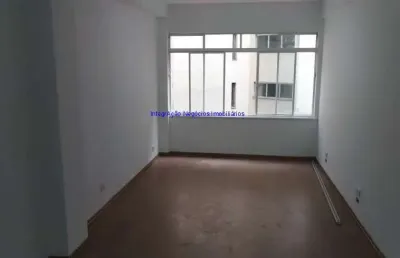 Conjunto comercial 38m², 01 sala e 01 banheiro.   condomínio com recepção e segurança 24hrs.  excelente localização á 2 minutos andando para a estação