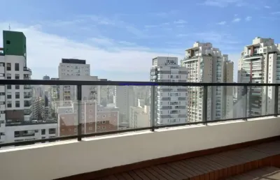 Condomínio com portaria e segurança por monitoramento 24h.  ótima localização à 850 metros da avenida paulista e estação do metrô consolação,