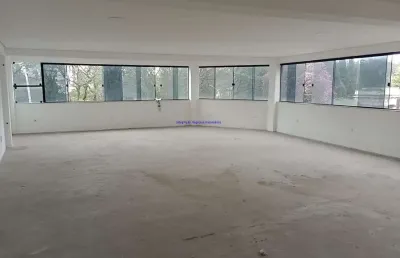 Sobreloja 130m² e 02 banheiros.  excelente localização, á 6 minutos andando para a estação do metrô paulista e à 8 minutos andando para a estação