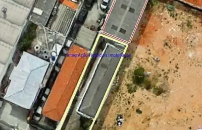 Galpão 249m² e 02 banheiros.  excelente localização, entre as ruas pio xi, joão anes e  luis martinis.