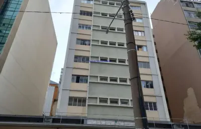Apartamento studio 28m², 01 dormitório e 01 banheiro.  condomínio com portaria.  excelente localização á 8 minutos andando para a estação do metrô