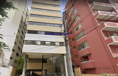 Conjunto comercial 65m², 01 banheiro e 02 vagas na garagem.  condomínio com recepção.  excelente localização entre as alamedas sarutaiá