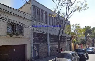 Galpão 949m² e 05 banheiros.  excelente localização entre as ruas manuel dutra, conselheiro carrão e conselheiro ramalho.
