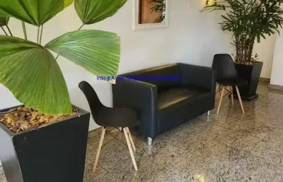 Apartamento 99m², 02 dormitórios, 2 banheiros e 01 vaga na garagem.  condomínio com portaria e segurança 24hrs, salão de festa e jardim.   excelente